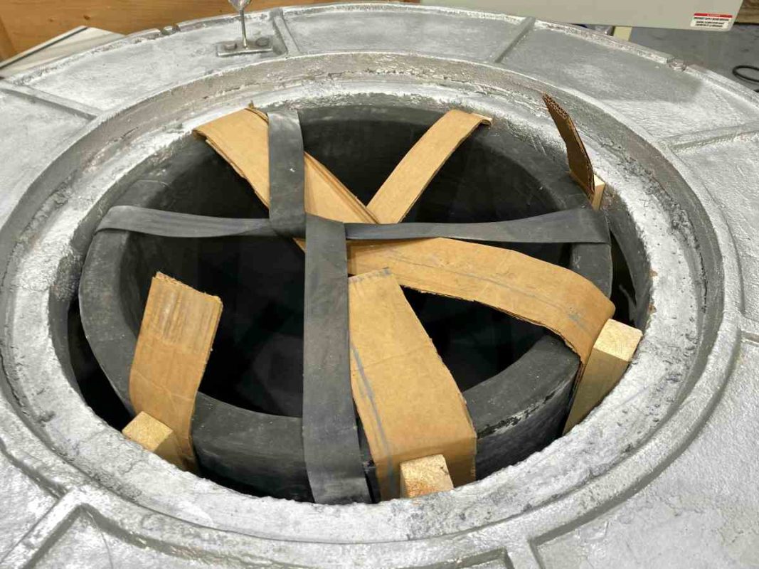 Dynamo Furnaces - Ingeniería de diseño - Horno de aluminio crisol - 05