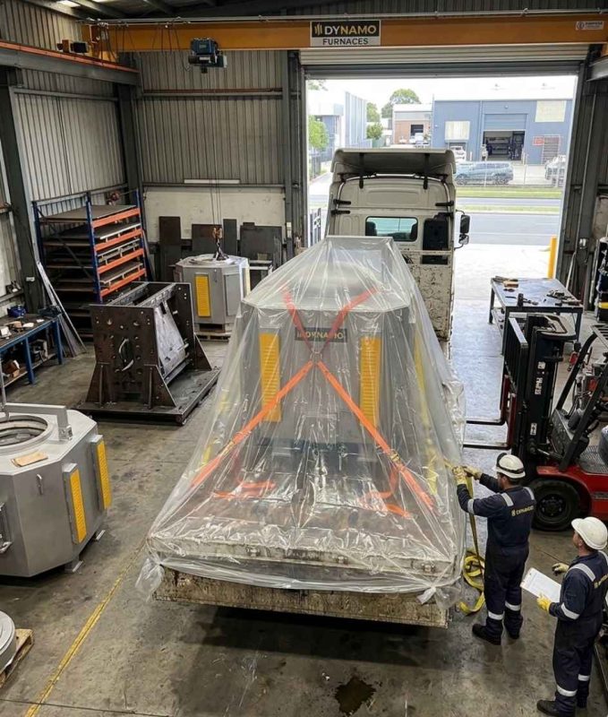 Envío de puesta en servicio del horno de fusión eléctrico EM-B-3500 al fabricante de equipos pesados ​​de Pensilvania-01