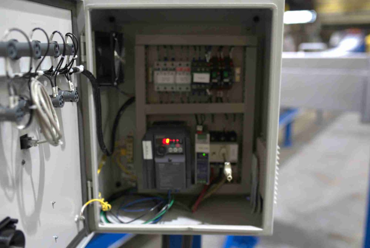Máquina de colada de lingotes - Diseño e Ingeniería - Dynamo Furnaces - 01